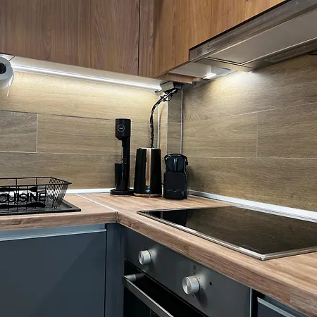 Oasis In With 500 Mbps Internet Apartament *