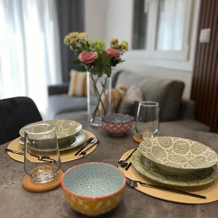 Oasis In With 500 Mbps Internet Lägenhet