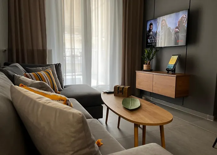 Apartment Oasis In With 500 Mbps Internet