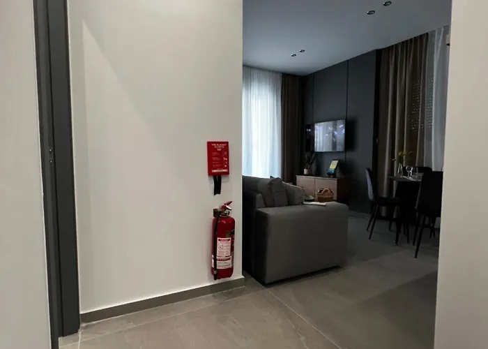 Oasis In With 500 Mbps Internet Apartment *